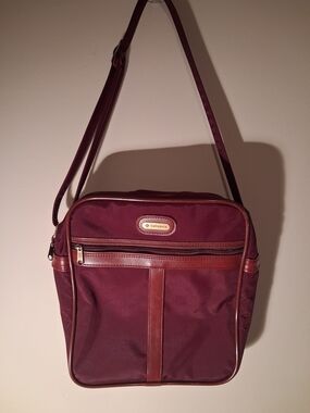 Samsonite Burgundy Shoulder Bag